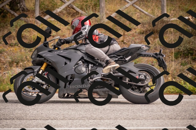 20251019112335-_5000284_am_