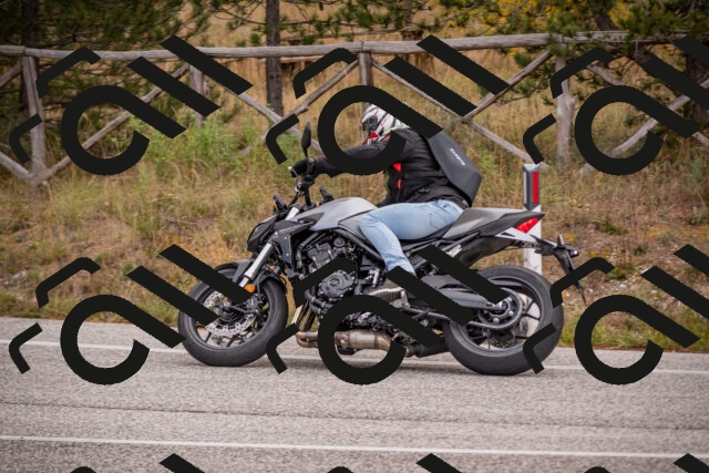 20251019112729-_5000304_am_