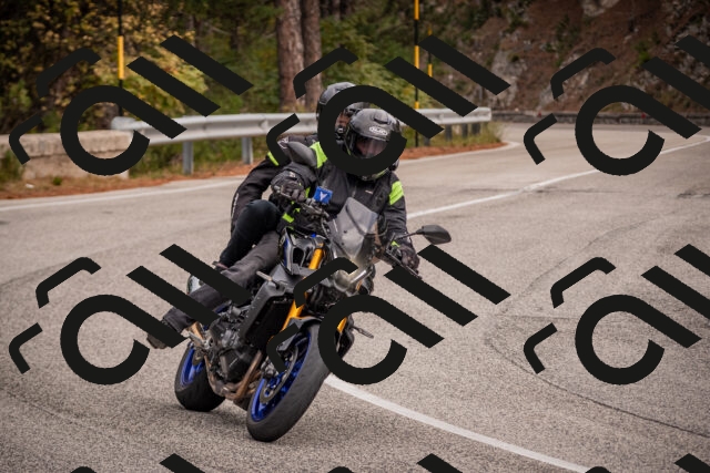 20251019113048-_5000312_am_