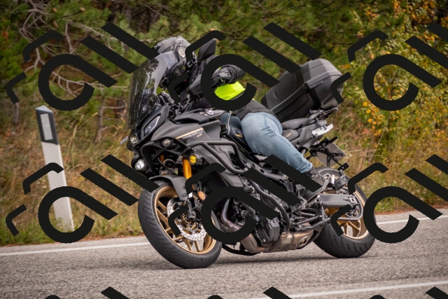 20251019113208-_5000321_am_