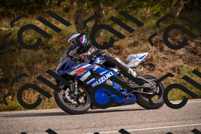 20251019113823-_5000341_am_