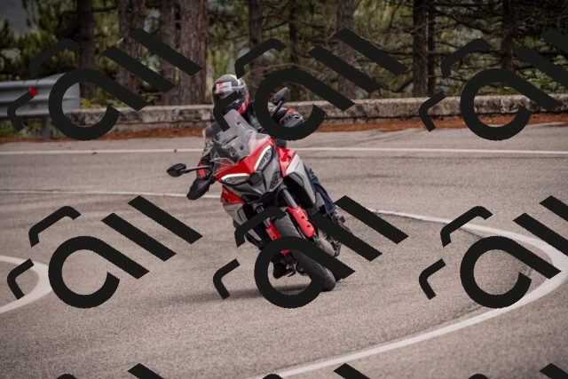 20251019114154-_5000343_am_