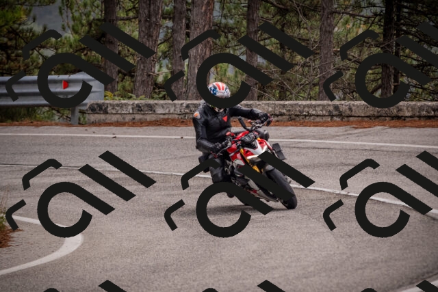 20251019114921-_5000371_am_