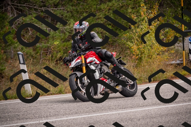 20251019114923-_5000373_am_