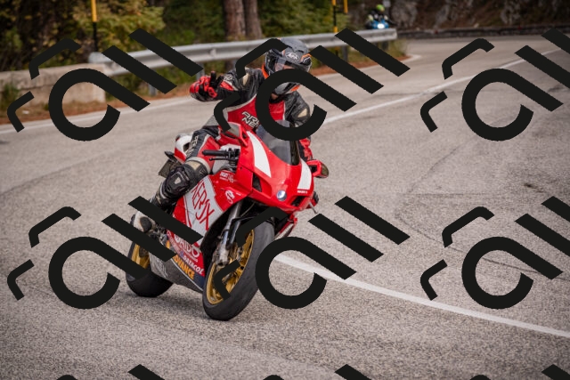 20251019115146-_5000386_am_