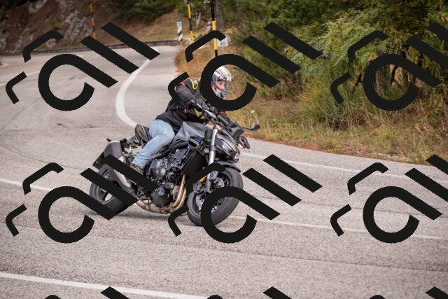 20251019115213-_5000399_am_