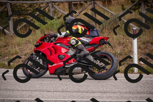 20251019115340-_5000406_am_