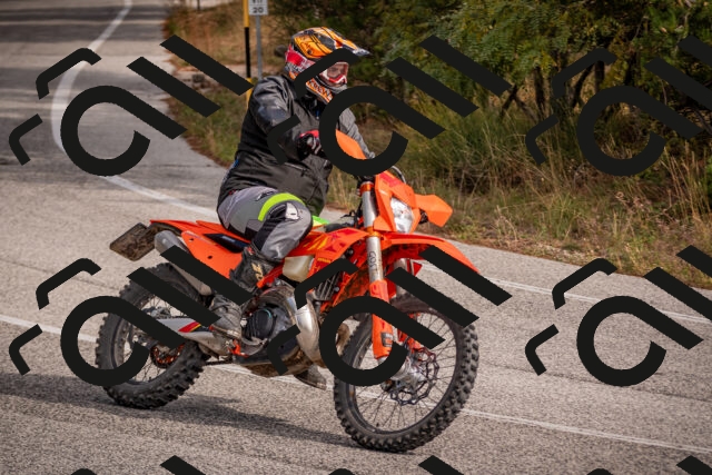 20251019120149-_5000421_am_