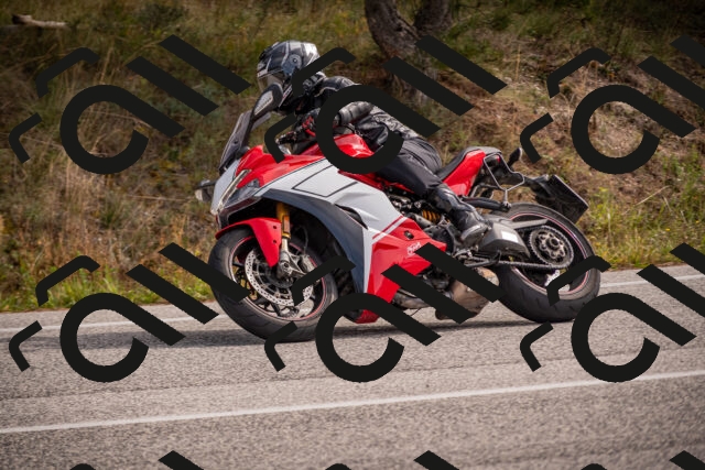 20251019120338-_5000426_am_