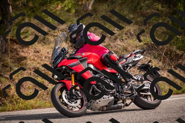 20251019120600-_5000437_am_