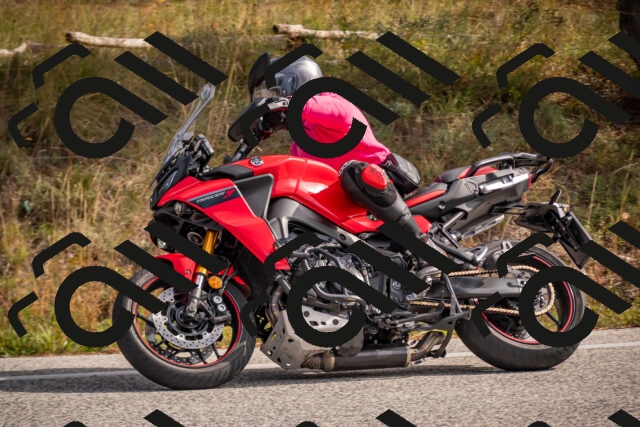 20251019120600-_5000438_am_