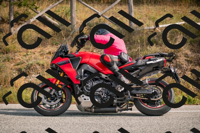 20251019120600-_5000439_am_