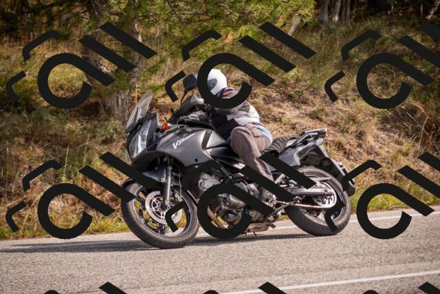 20251019120712-_5000442_am_