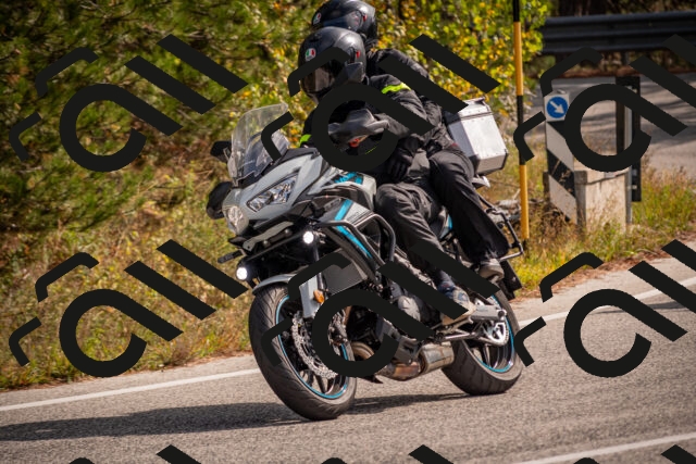 20251019120729-_5000444_am_