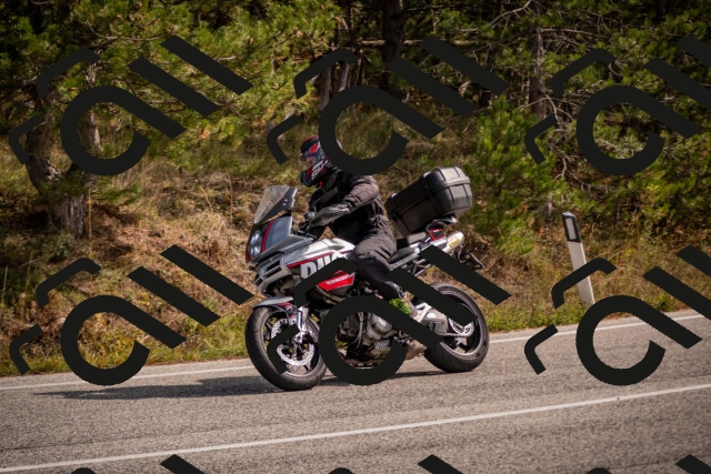 20251019120808-_5000465_am_