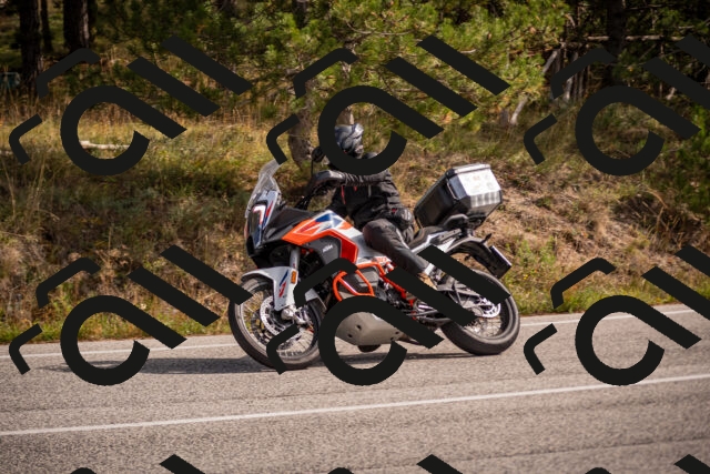 20251019120809-_5000467_am_