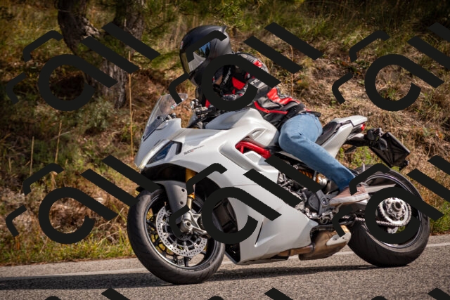 20251019120829-_5000471_am_