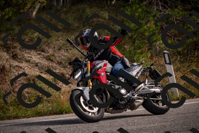 20251019120939-_5000480_am_