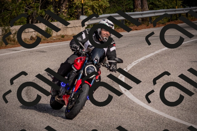 20251019121359-_5000492_am_