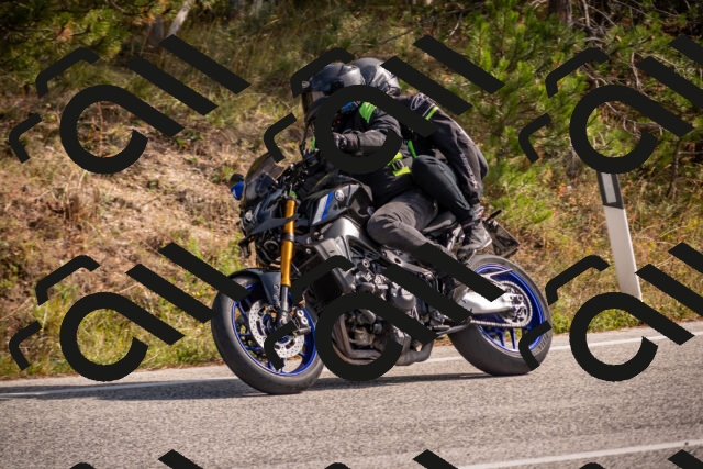 20251019121429-_5000497_am_