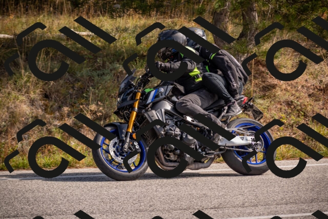 20251019121429-_5000498_am_