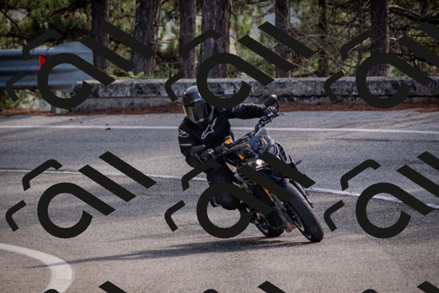 20251019121602-_5000500_am_