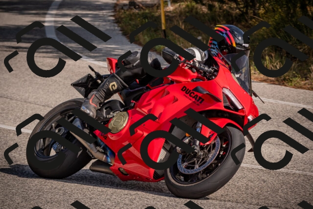 20251019121808-_5000509_am_