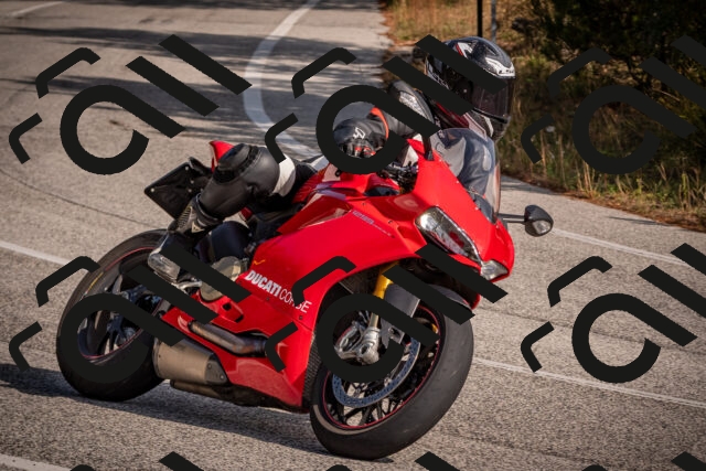 20251019121818-_5000517_am_