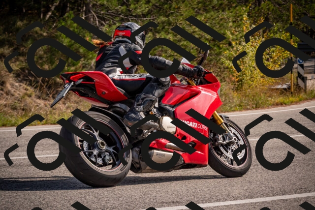 20251019121818-_5000520_am_