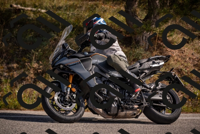 20251019121845-_5000525_am_