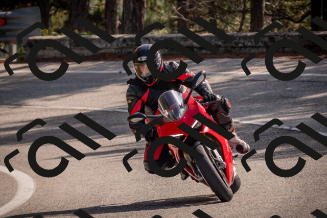 20251019121853-_5000527_am_