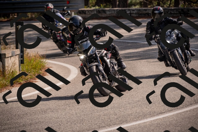 20251019121938-_5000535_am_