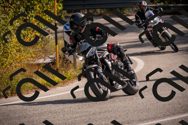 20251019121938-_5000536_am_