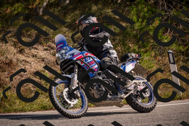 20251019121940-_5000539_am_