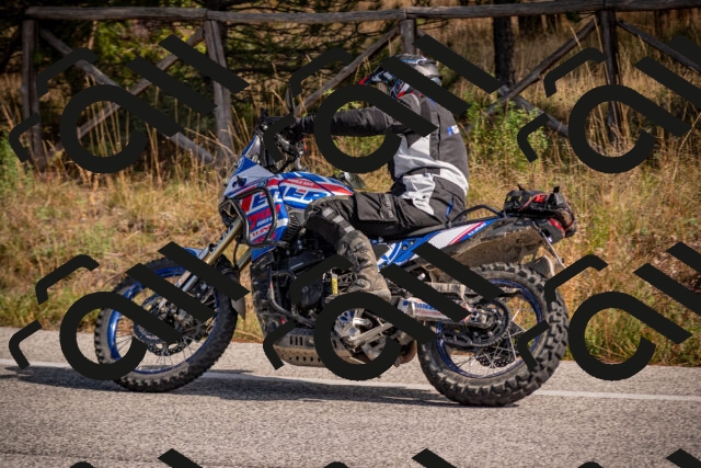 20251019121941-_5000541_am_