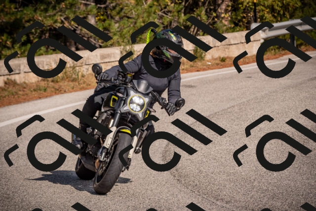 20251019122515-_5000542_am_