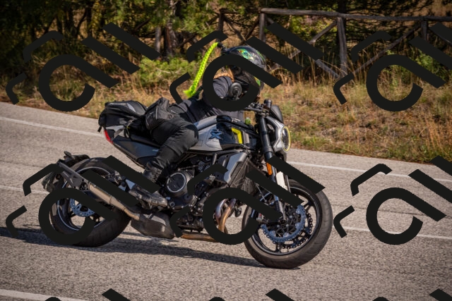 20251019122516-_5000544_am_