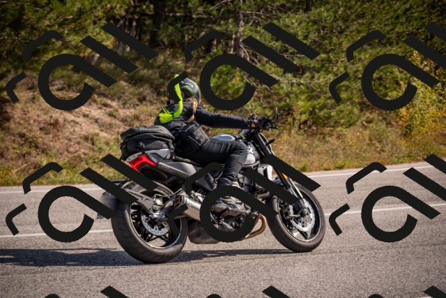 20251019122517-_5000547_am_