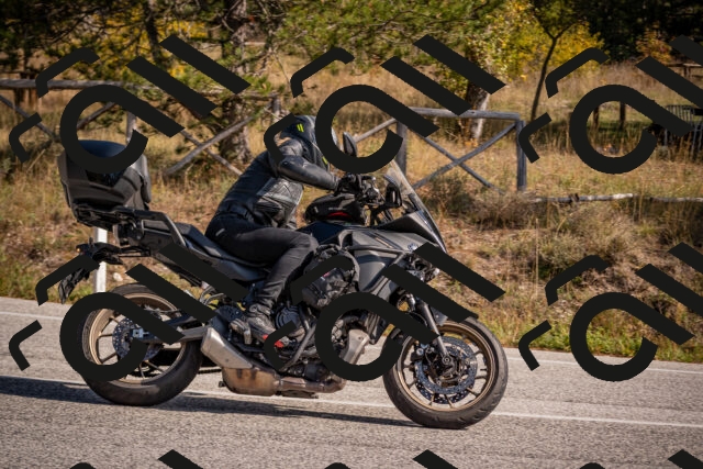 20251019122838-_5000555_am_