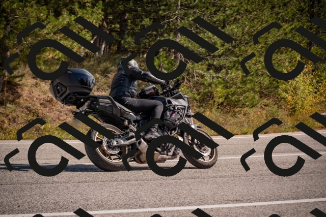 20251019122839-_5000557_am_