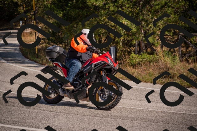 20251019122841-_5000561_am_