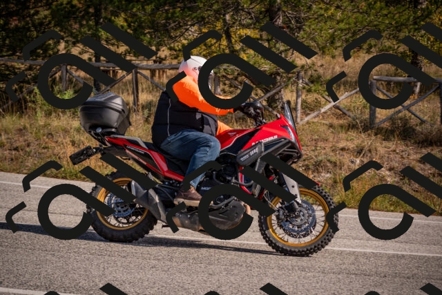 20251019122842-_5000562_am_