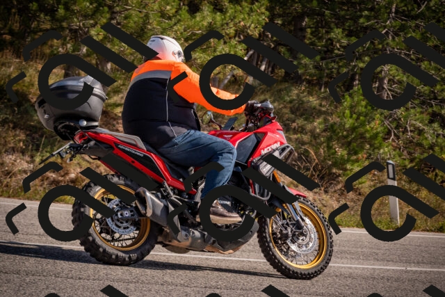 20251019122842-_5000564_am_