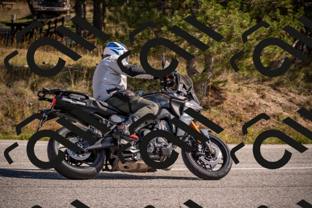 20251019123733-_5000614_am_