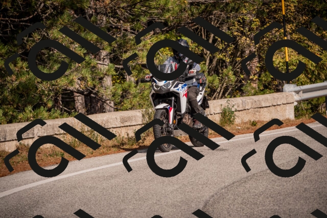 20251019123741-_5000618_am_