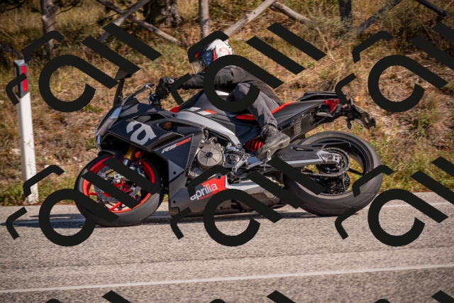 20251019124008-_5000636_am_