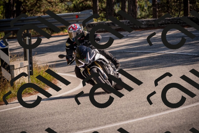 20251019124019-_5000638_am_