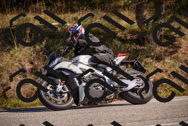 20251019124020-_5000641_am_