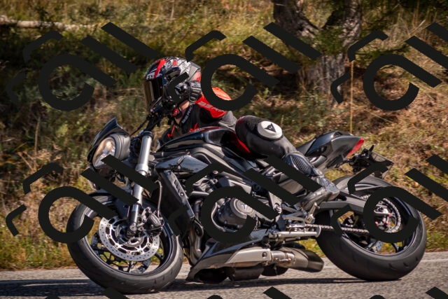 20251019124025-_5000644_am_