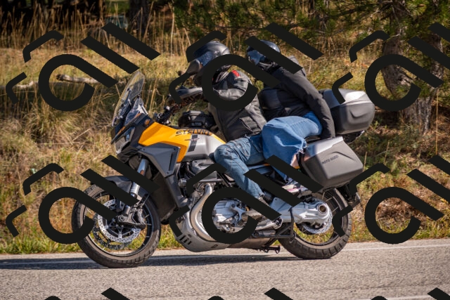 20251019124028-_5000648_am_